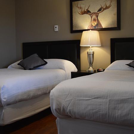 94 Motel & Rv Park 100 Mile House Esterno foto