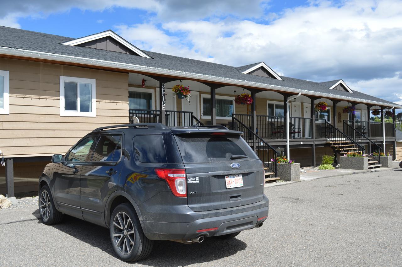 94 Motel & Rv Park 100 Mile House Esterno foto